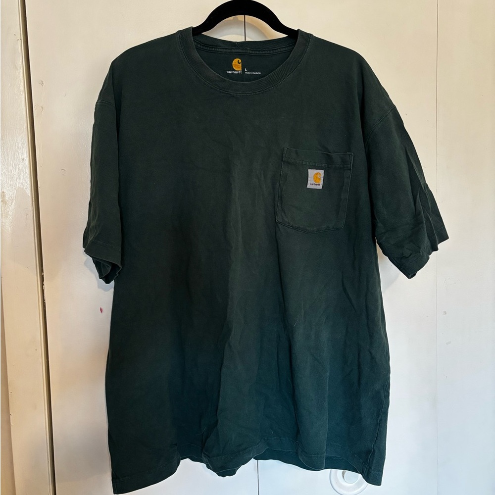 Forest green oversized carhartt tee!